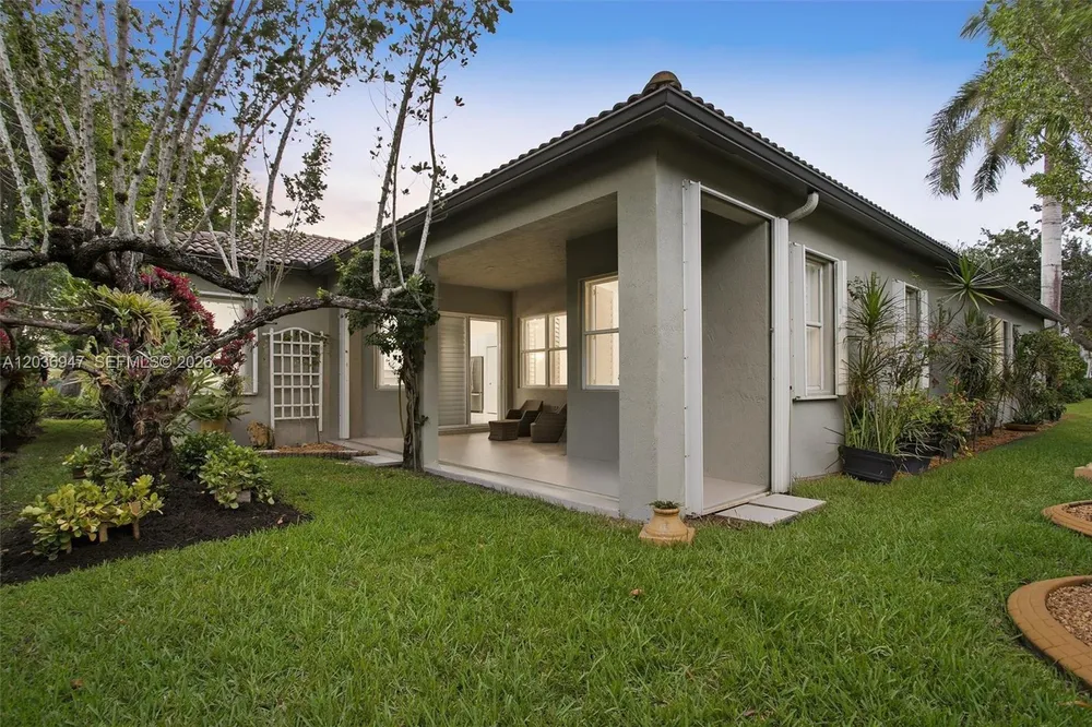19308 Stonebrook St, Weston, FL 33332