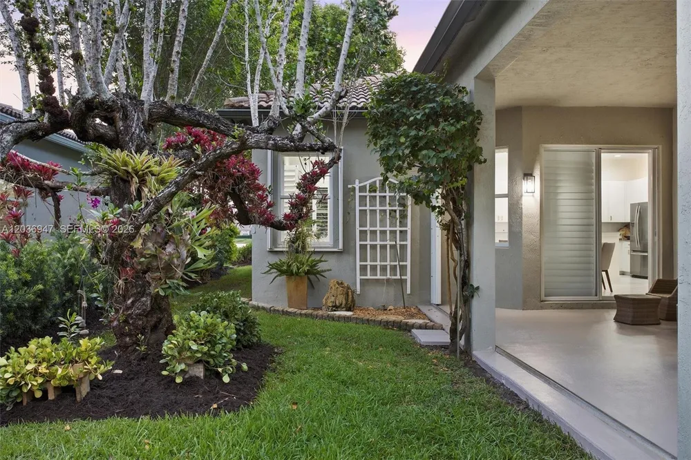 19308 Stonebrook St, Weston, FL 33332