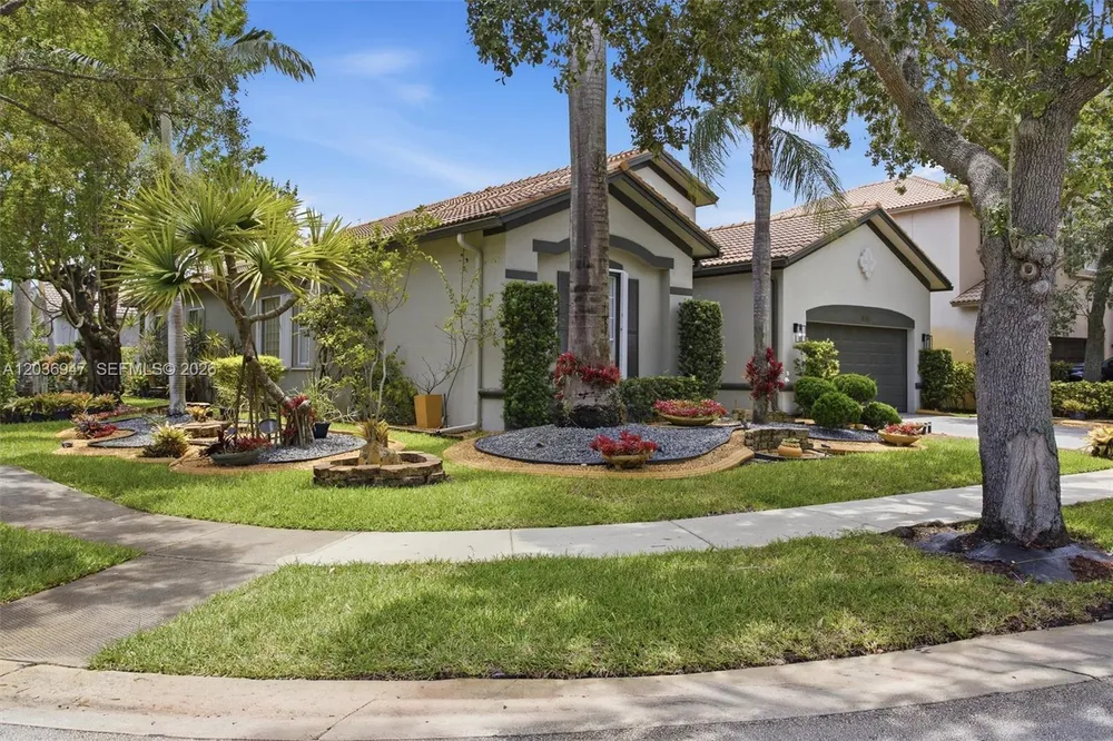 19308 Stonebrook St, Weston, FL 33332