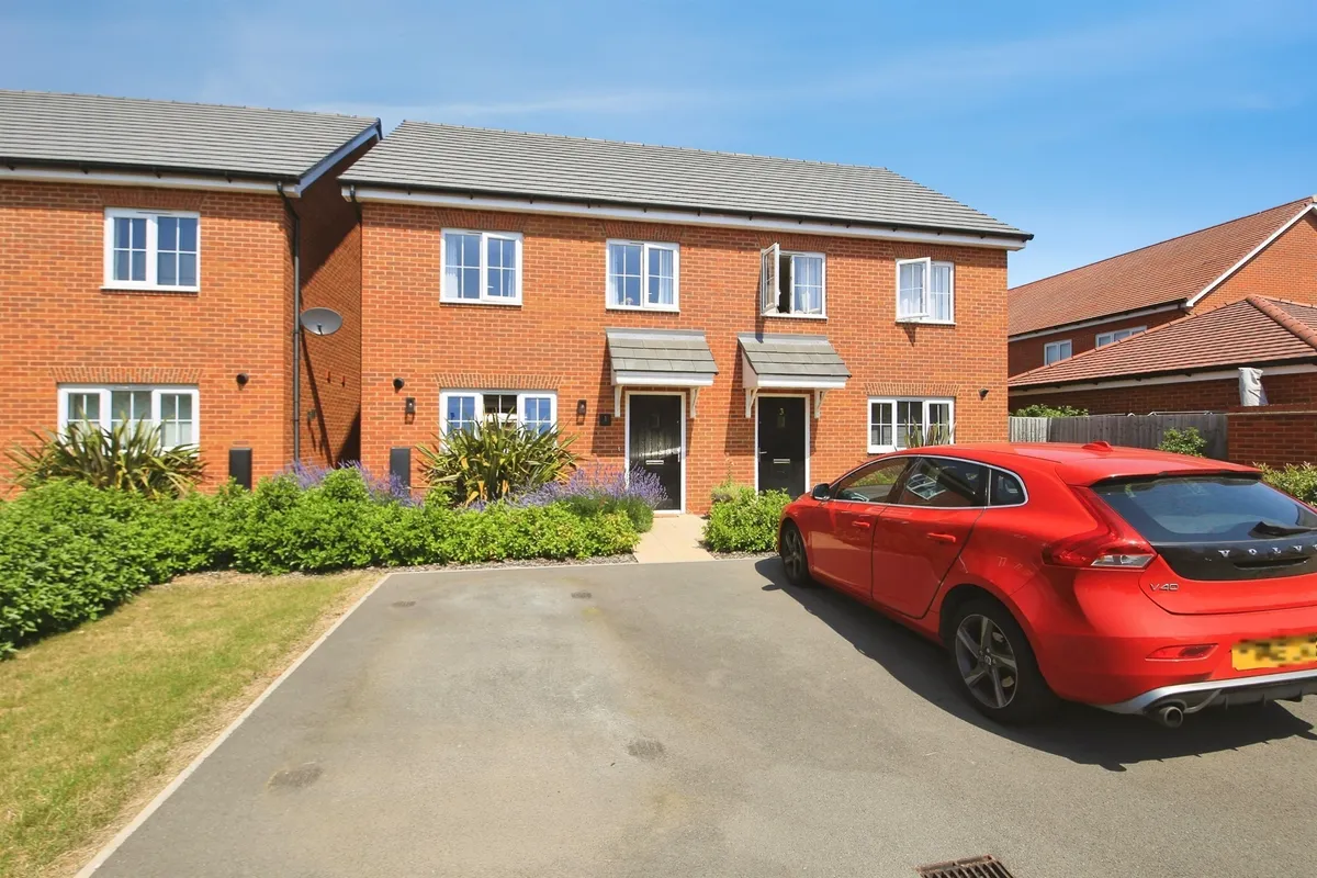 Banbury Drive, Hampton Water, Peterborough