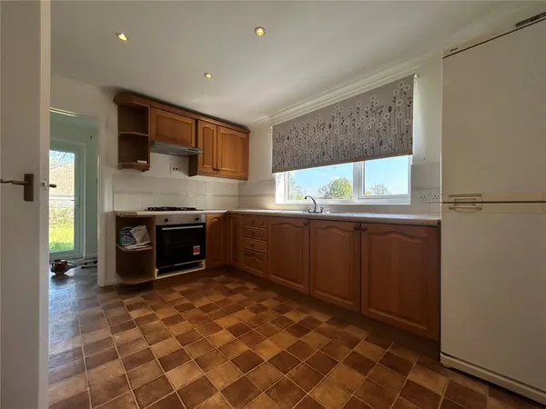 Brockhamhurst Road, Betchworth, RH3 photo 3