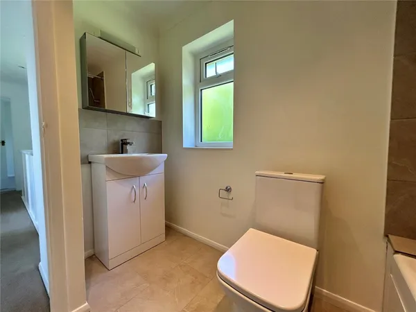 Brockhamhurst Road, Betchworth, RH3 photo 9