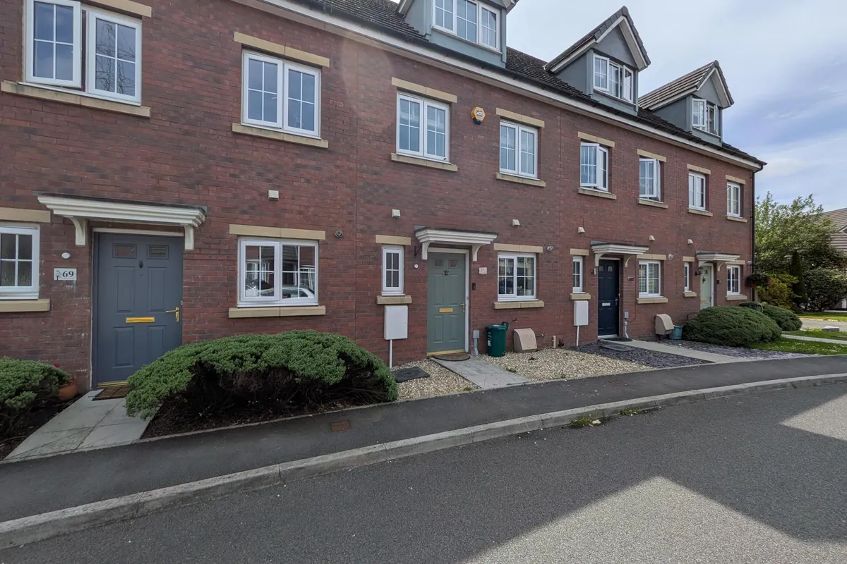 Dyffryn Y Coed, Church Village, Pontypridd