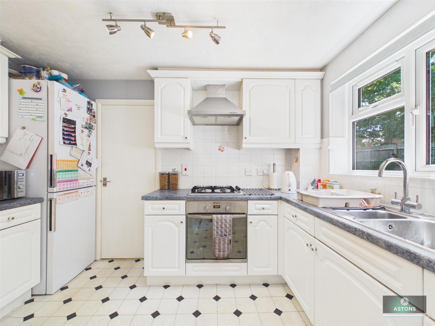 Matthews Drive, Maidenbower, Crawley Image 5