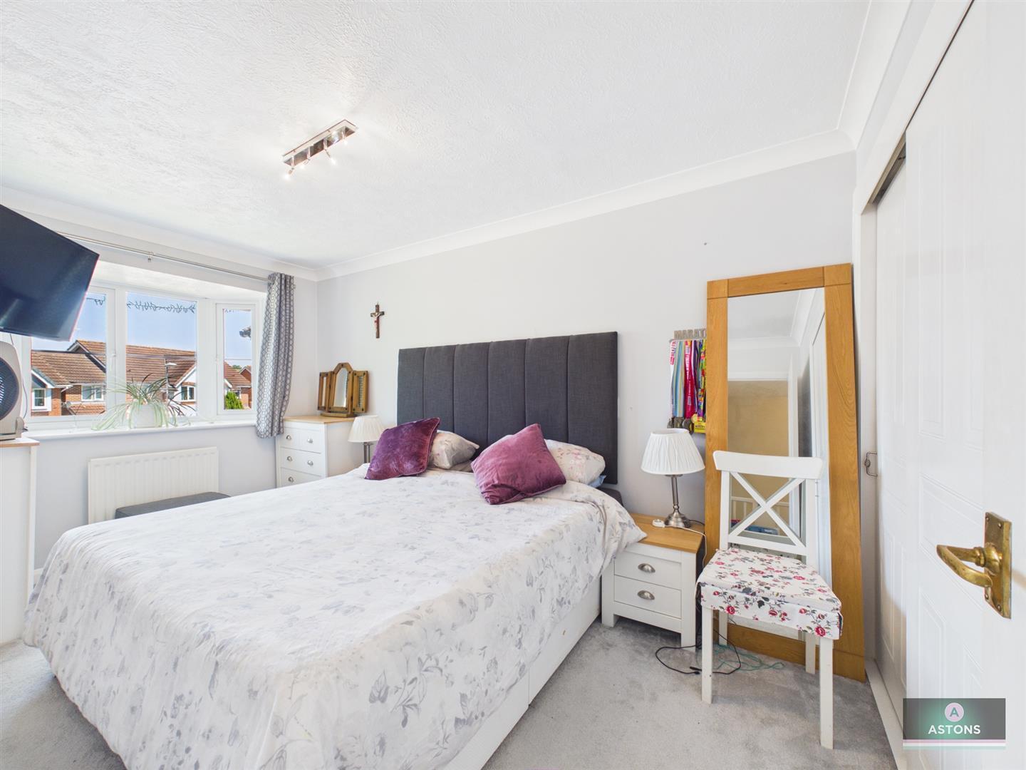 Matthews Drive, Maidenbower, Crawley Image 12