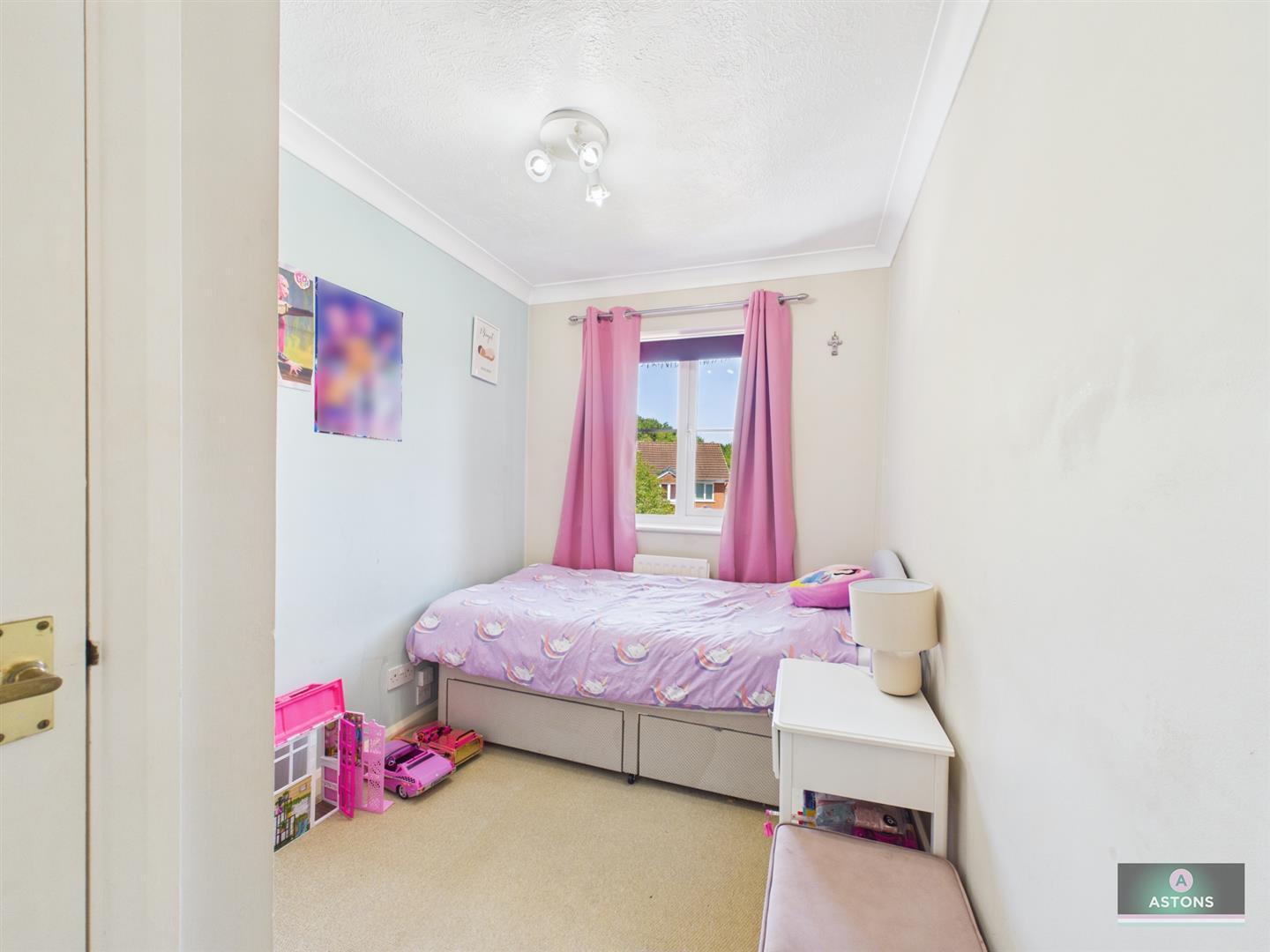 Matthews Drive, Maidenbower, Crawley Image 13