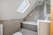 Holcombe Close Bath BA2 photo 2
