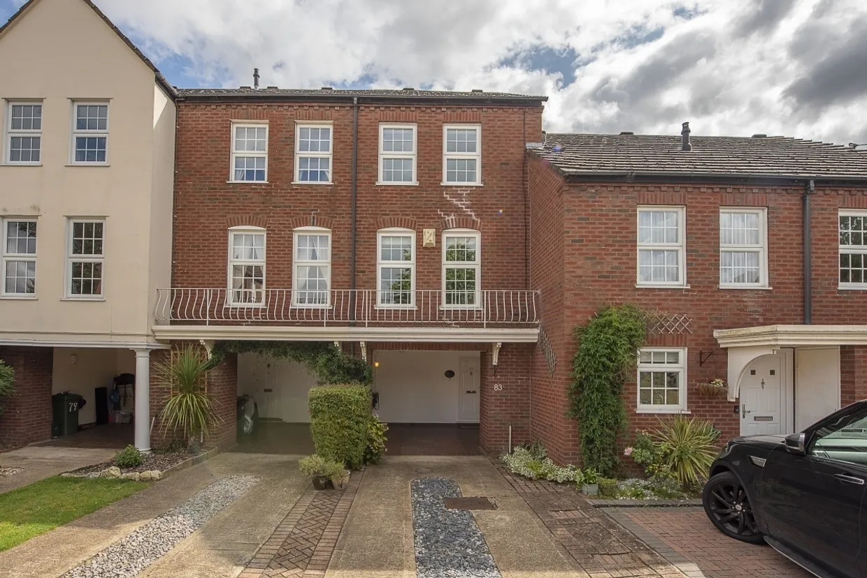 Park Crescent Twickenham TW2 photo 1