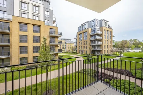 5 Pinewood Gardens Teddington TW11