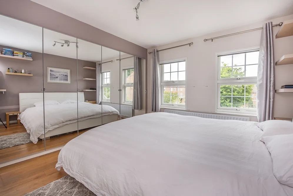 Park Crescent Twickenham TW2 photo 9