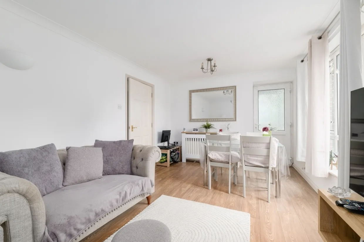Wharf View Court, E14 photo 8