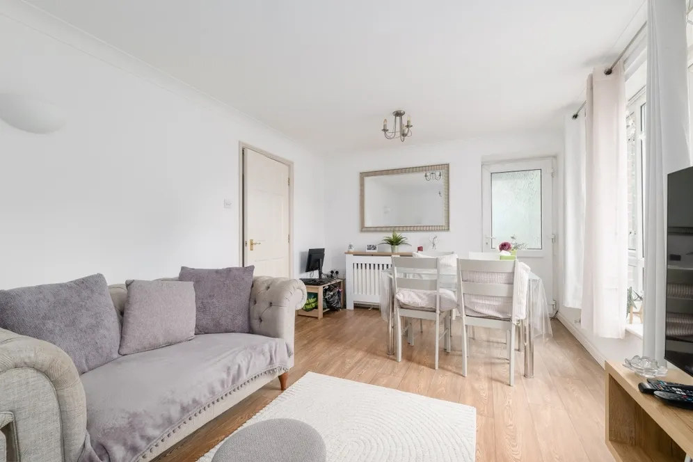 Wharf View Court, E14 photo 8