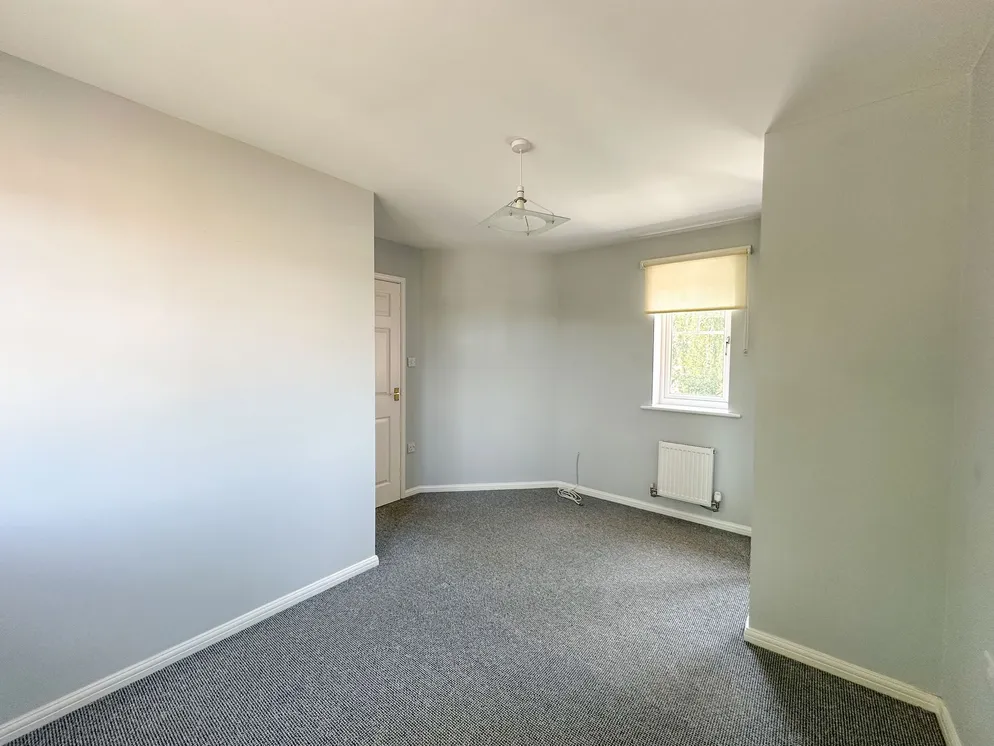 Property carousel item 10
