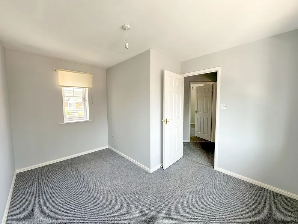 Property carousel item 11