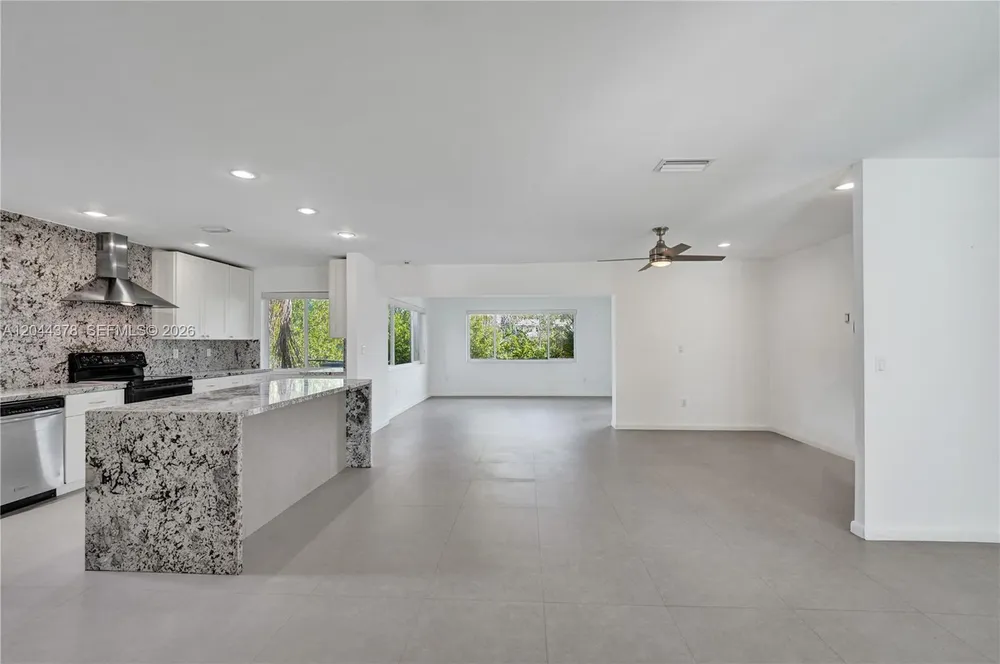 4311 Hayes St, Hollywood, FL 33021
