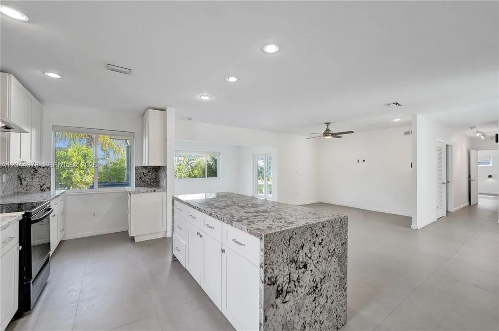 4311 Hayes St, Hollywood, FL 33021