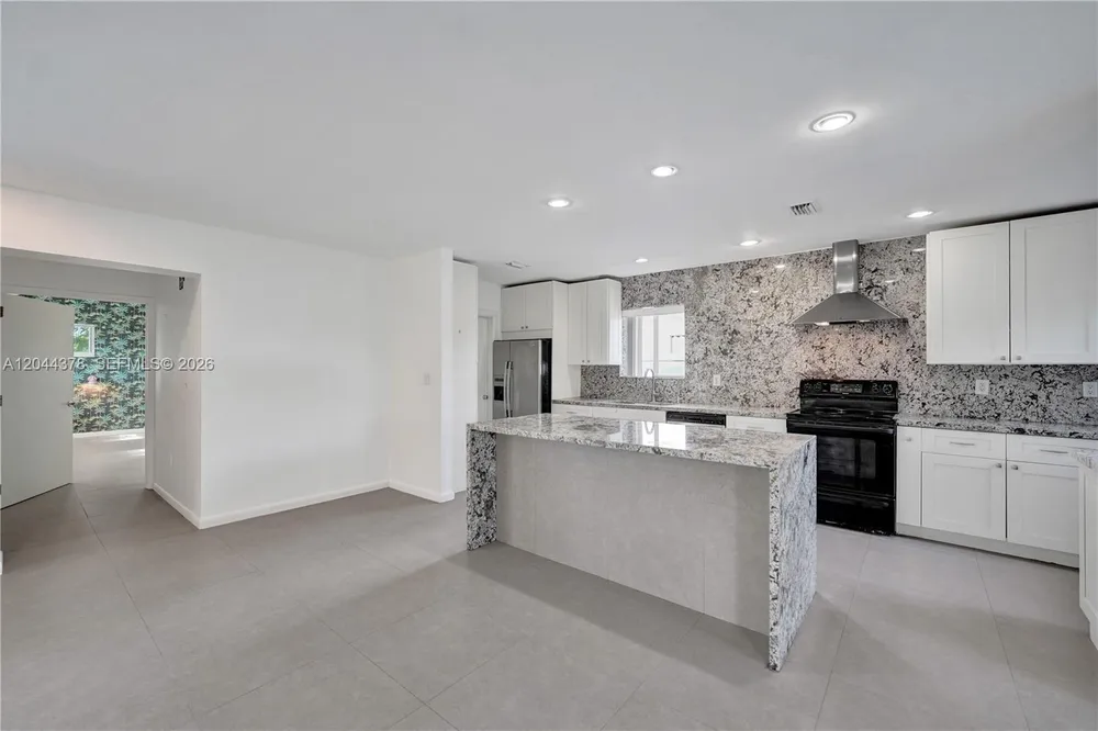 4311 Hayes St, Hollywood, FL 33021