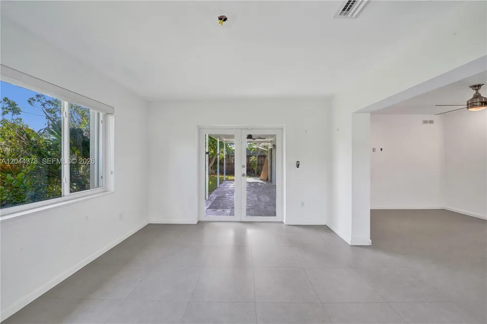 4311 Hayes St, Hollywood, FL 33021