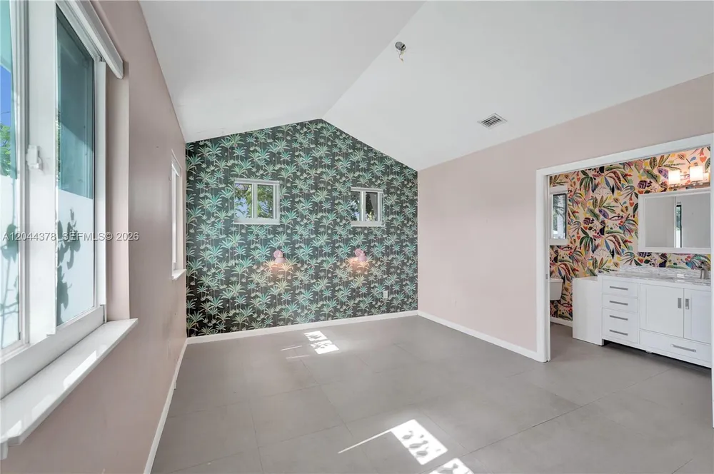 4311 Hayes St, Hollywood, FL 33021
