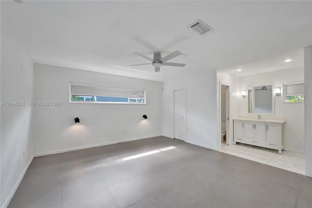 4311 Hayes St, Hollywood, FL 33021