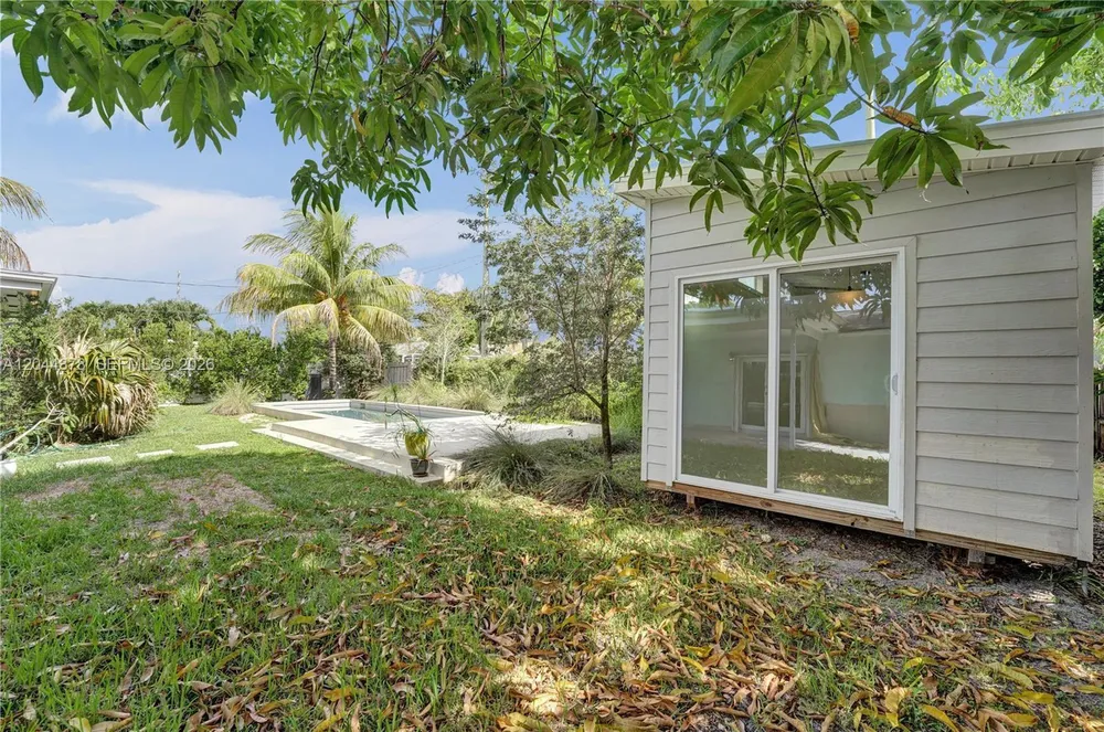 4311 Hayes St, Hollywood, FL 33021