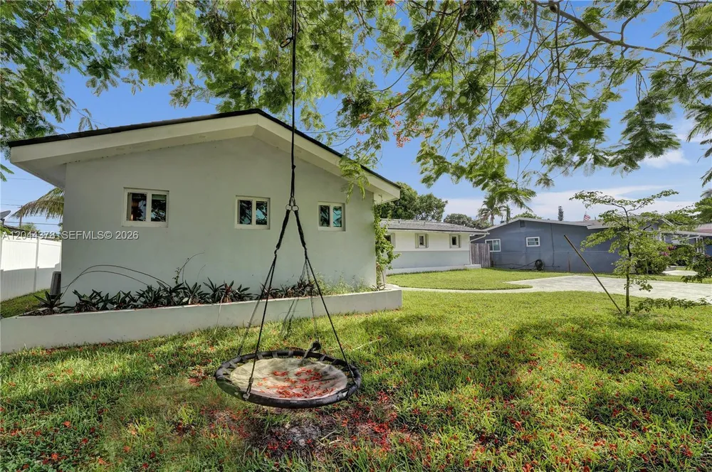 4311 Hayes St, Hollywood, FL 33021
