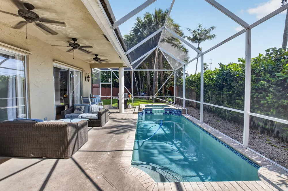 1365 E Barwick Ranch Circle, Delray Beach, FL 33445