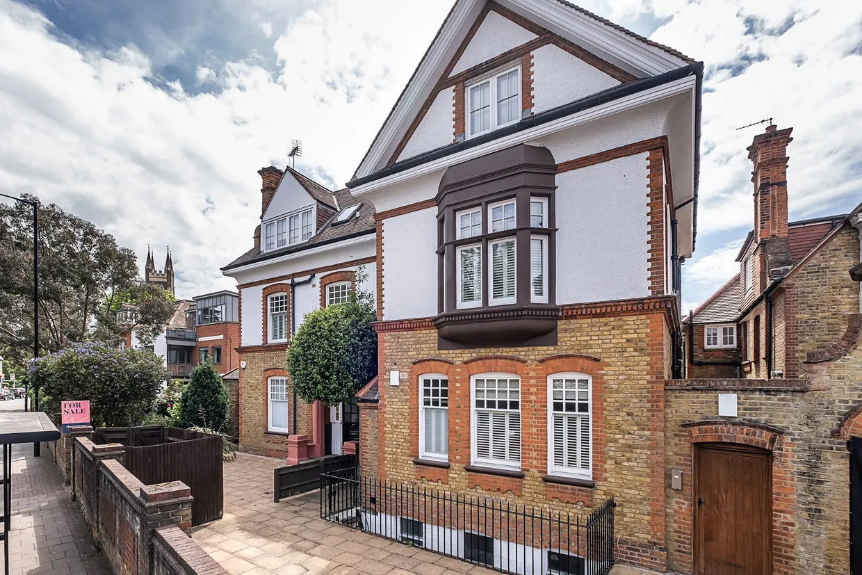 Upper Richmond Road, London, SW15 photo 1