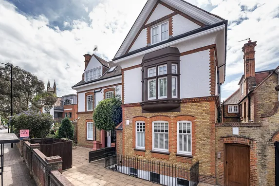 Upper Richmond Road, London, SW15