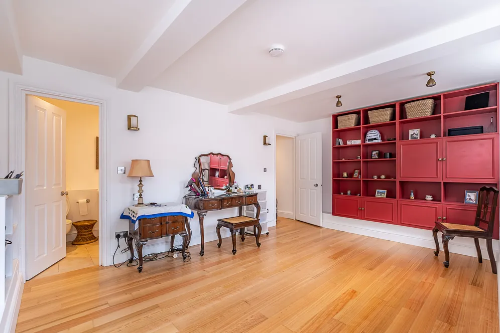 Upper Richmond Road, London, SW15 photo 14
