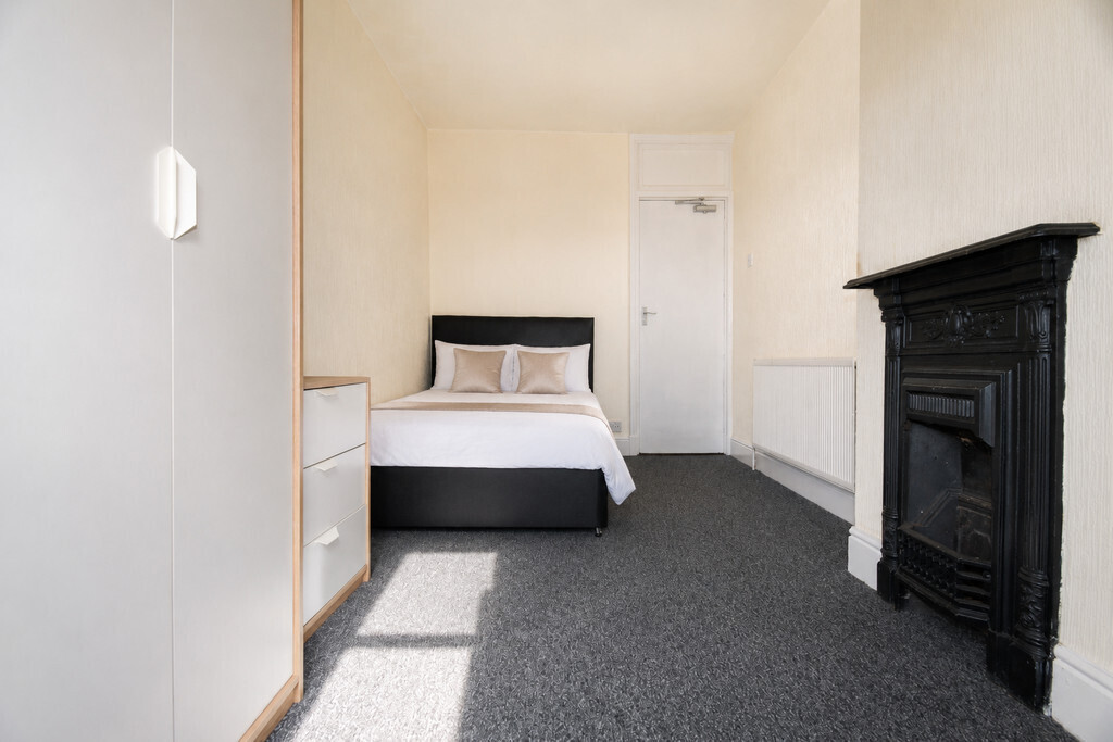 Room 4 of 4, Hollis Road, Coventry Image 4