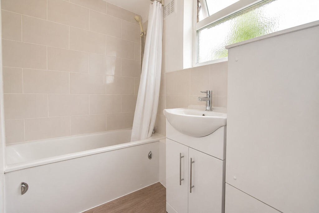 Room 4 of 4, Hollis Road, Coventry Image 6
