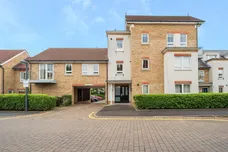 Kingfisher Drive Maidenhead SL6 photo 1