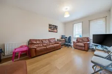 Kingfisher Drive Maidenhead SL6 photo 3