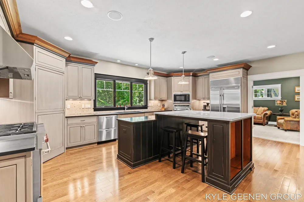593 Old Macatawa Ct, Holland, MI 49423
