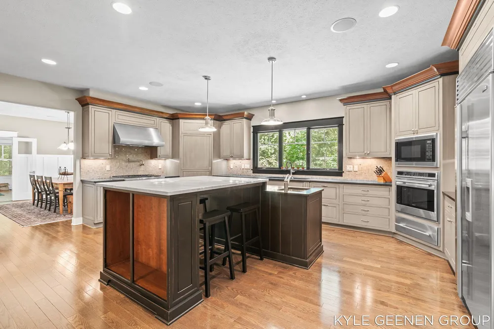 593 Old Macatawa Ct, Holland, MI 49423