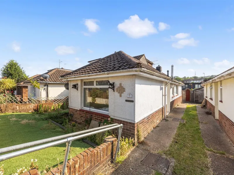 Property thumbnail 1 out of 3