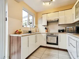 Collier Lane, Baildon, Shipley thumb 3