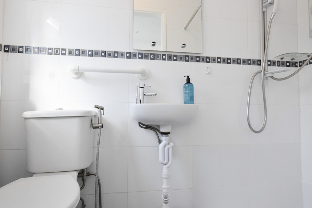 Room 3 of 4, Hipswell Highway, Coventry, CV2 5FH Image 5