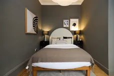 Strathearn Place, London