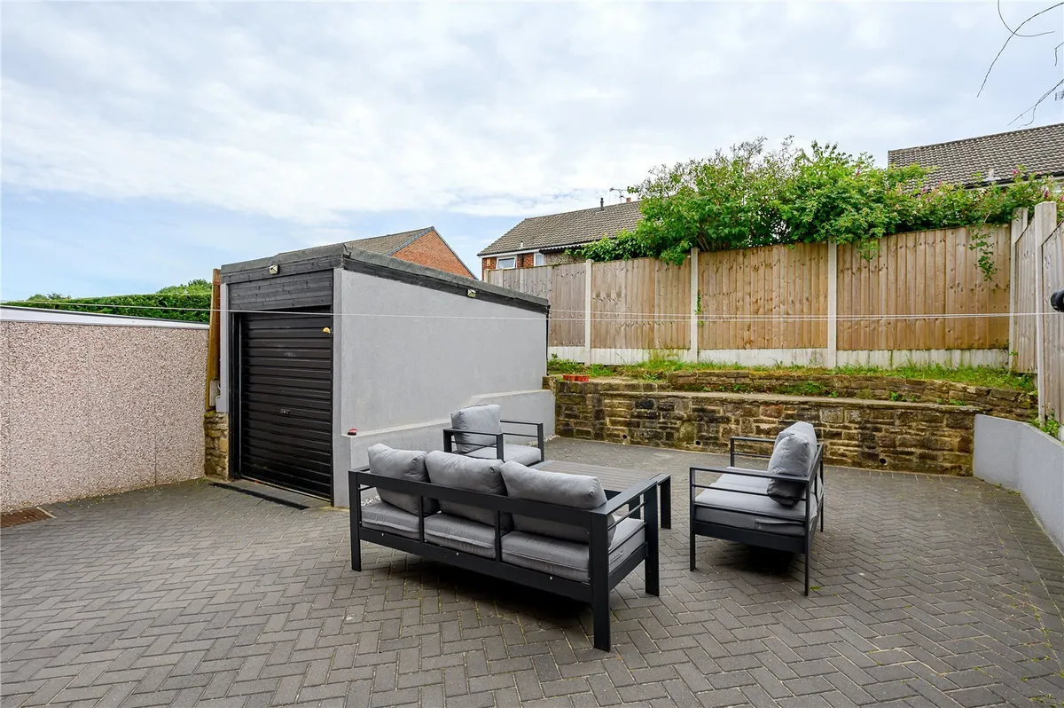 Brookhill Drive, Alwoodley, LS17