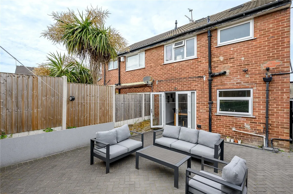 Brookhill Drive, Alwoodley, LS17