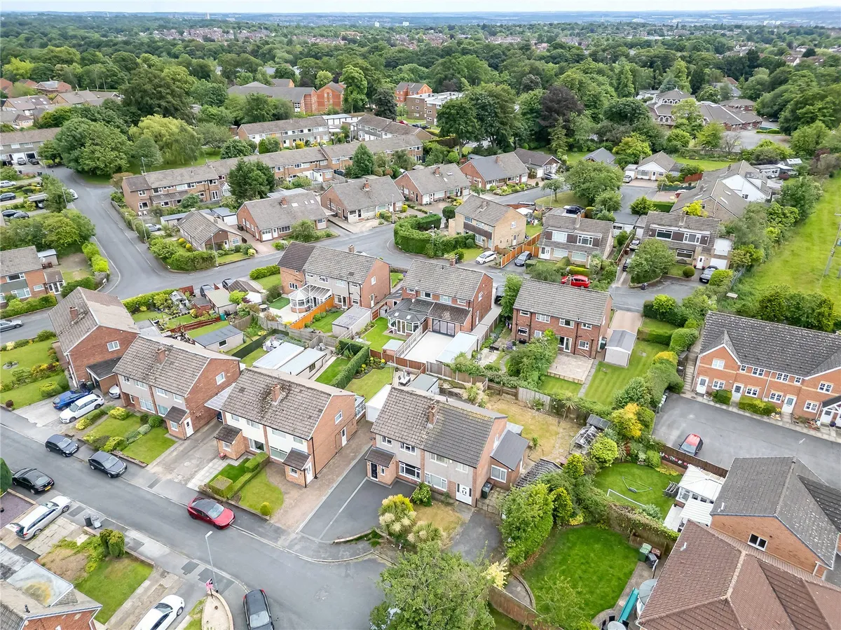 Brookhill Drive, Alwoodley, LS17