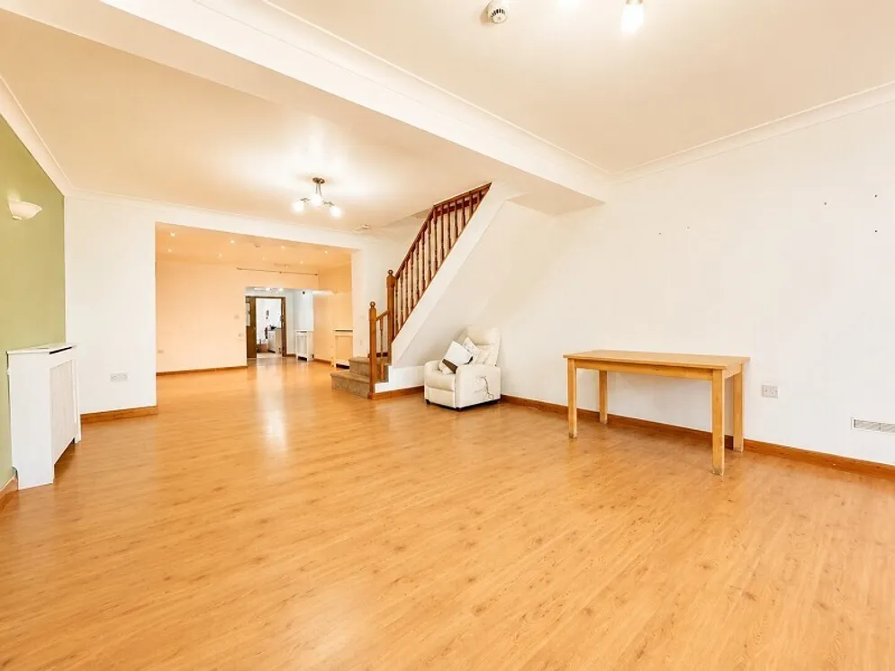Property carousel item 2