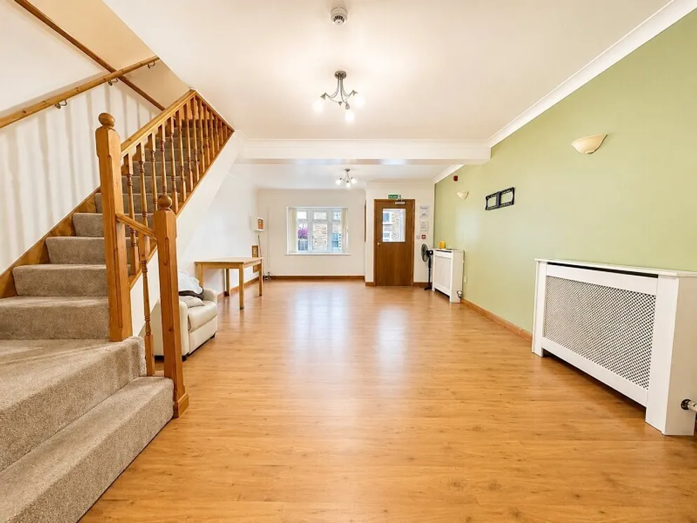 Property carousel item 4