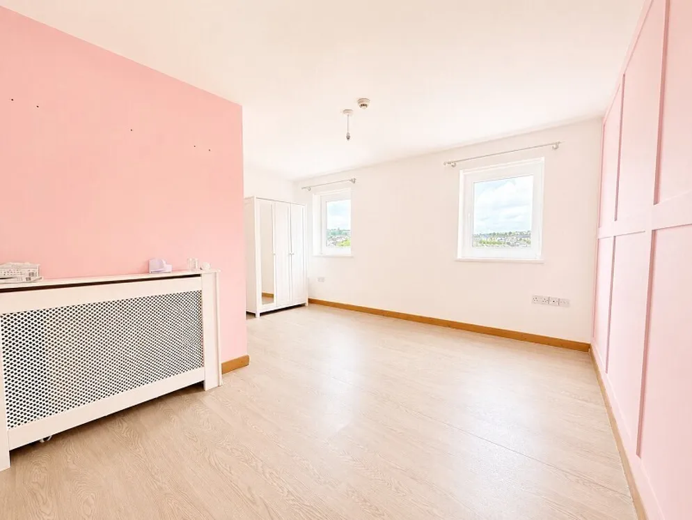 Property carousel item 14