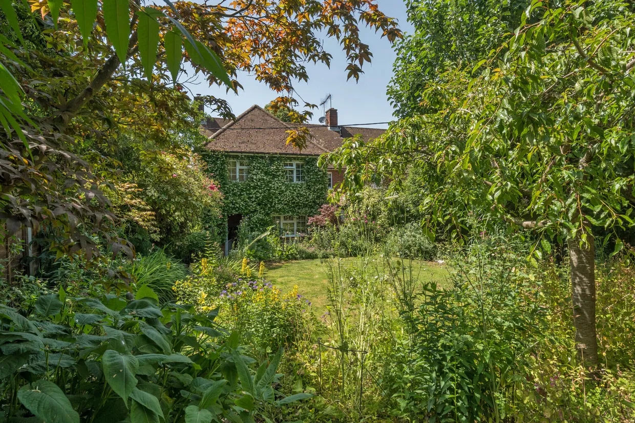Broomhill, Ewshot, GU10 photo 15
