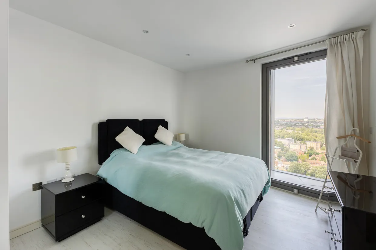 Ealing Road, Brentford, TW8 photo 9