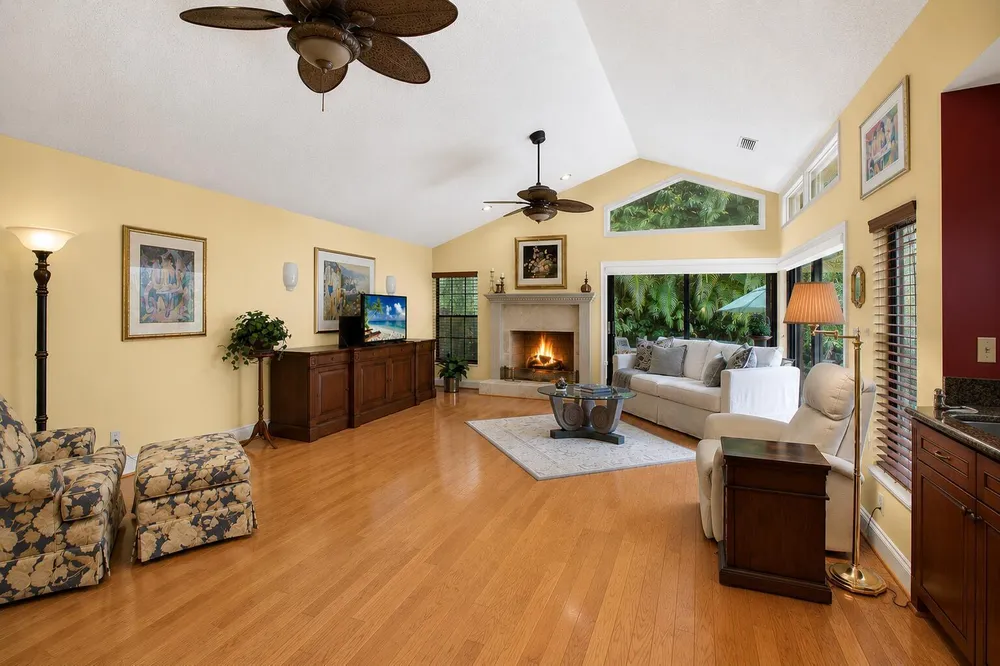 21700 Club Villa Terrace, Boca Raton, FL 33433
