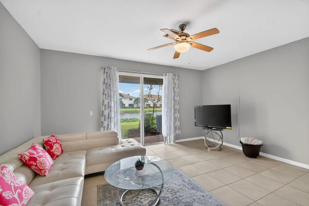 1186 Paisley Ct, Lake Worth Beach, FL 33461